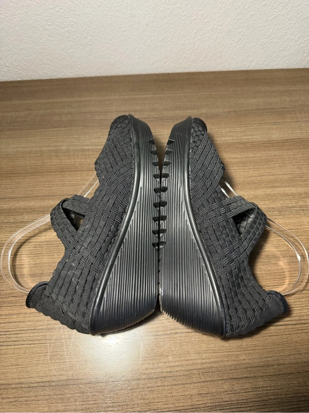 Bernie Mev. Maryjane Wedge Shoes 9 Black Woven Chunky Platform Comfort Clog